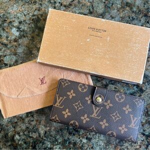 Vintage (70s, early 80s). LOUIS VUITTON wallet. Original box and dust bag.
